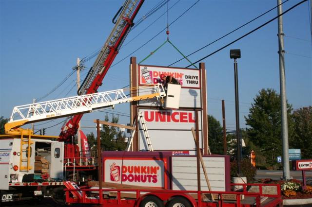 install multi-tenant pylon sign